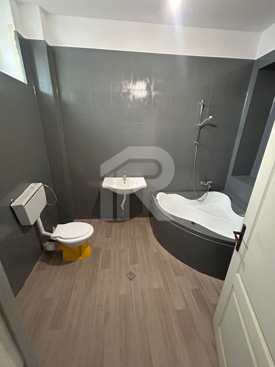 Apartament in vilă 3 camere cu design artistic unic, curte 40mp - Nerva Traian